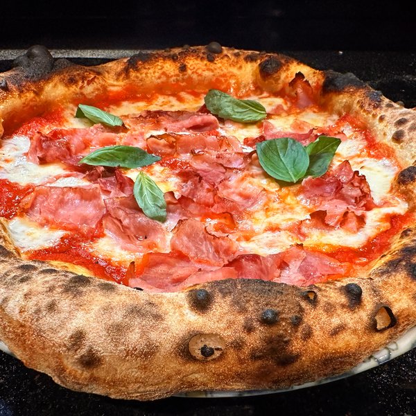 Pizza prosciutto