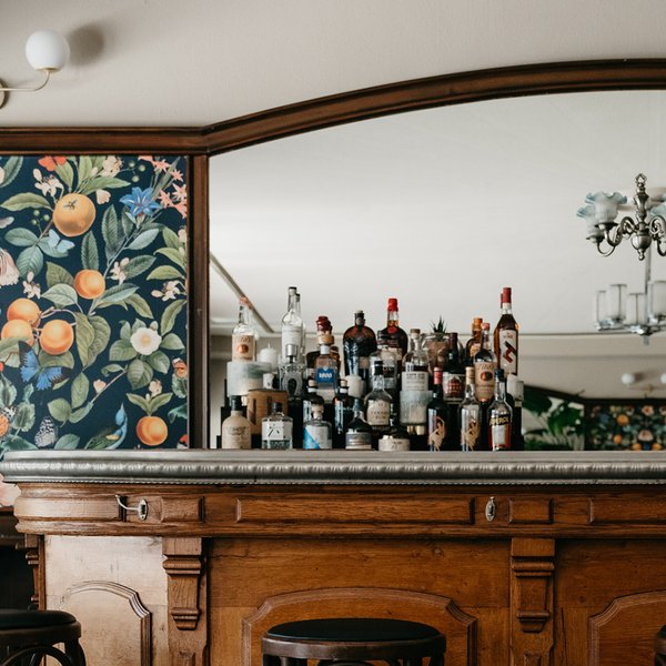 Lou’s Restaurant & Bar