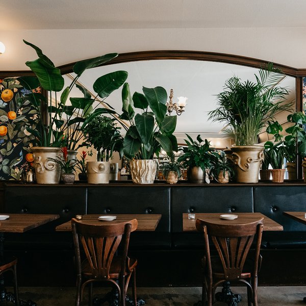 Lou’s Restaurant & Bar