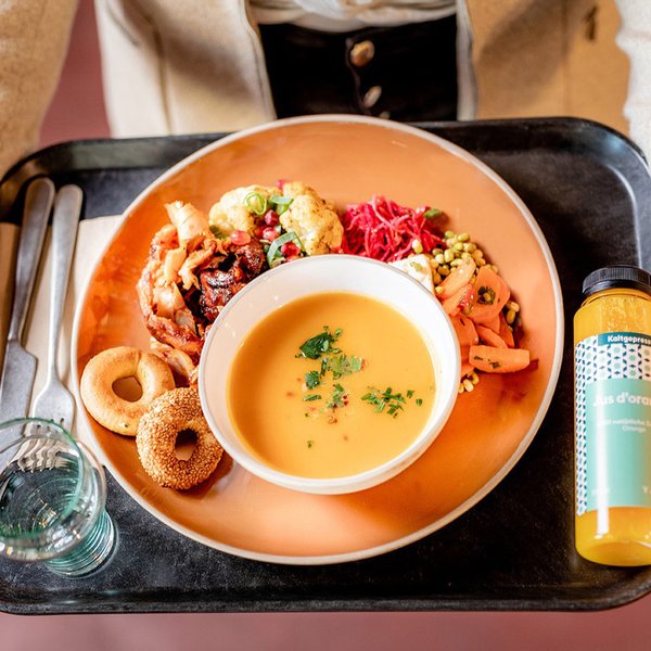 web_zuerich_restaurant_yalda_1280x960_24350.jpg