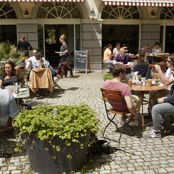 web_zuerich_cafe_des_amis_7478.jpg