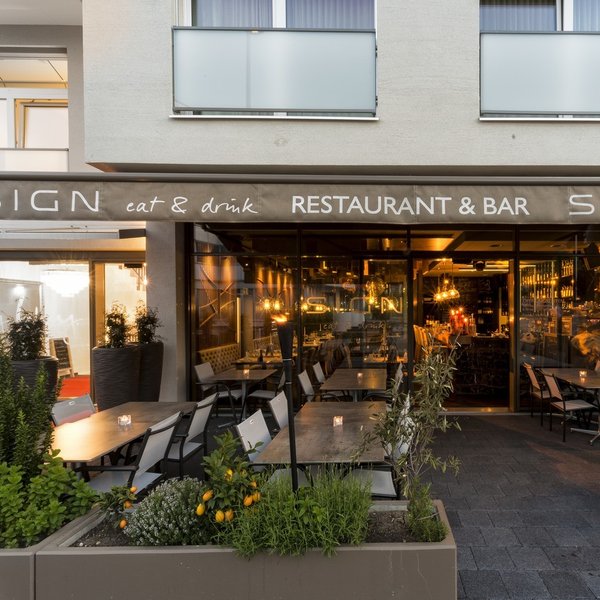 Restaurant, Sign eat and drink 