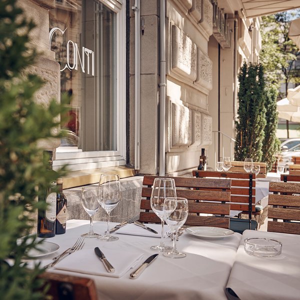 Zürich Restaurant, Conti