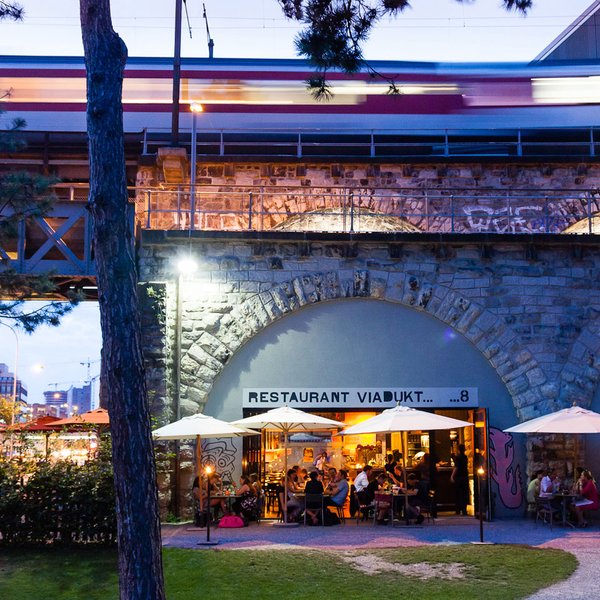 Restaurant Viadukt bei Nacht, Zürich