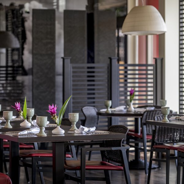 Restaurant White Elephant