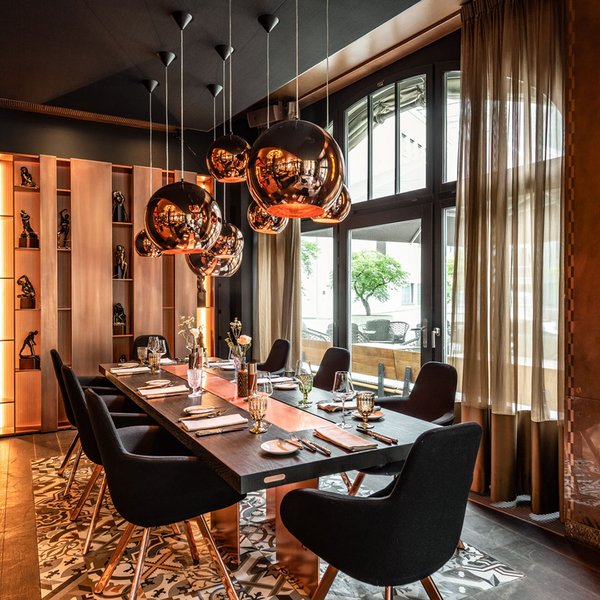 Carlton Restaurants & Bar