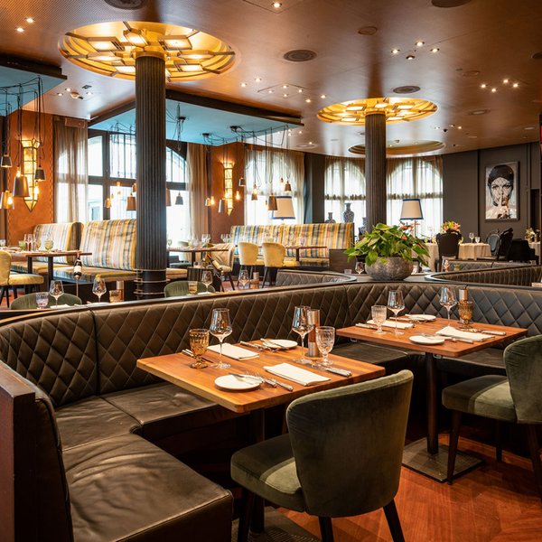 Carlton Restaurants & Bar