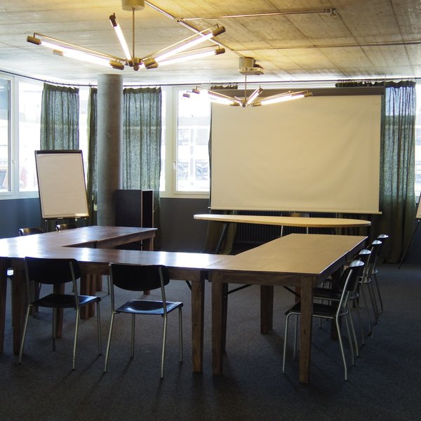 Daizy, Sitzungszimmer