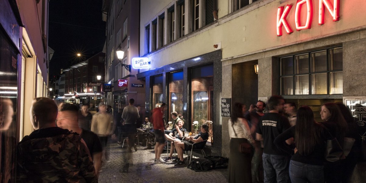 web_zurich_bars_zueribar_kontiki_zt_4629.jpg