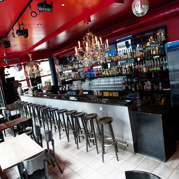 Bar in Zürich-West: 4. Akt