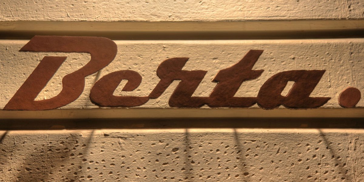 Berta Bar Café Schild Zürich